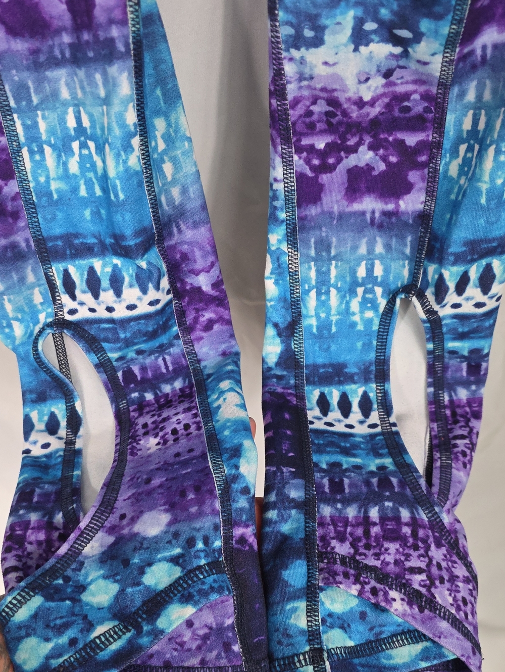 GAIAM Blue & Purple Patterned Women' Leggings Size Small (W16) - Picture 5 of 5